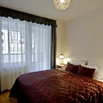 Corvin Lux 아파트호텔 4*