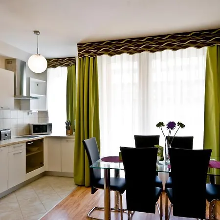 Ξενοδοχείο με διαμερίσματα Corvin Lux 4*