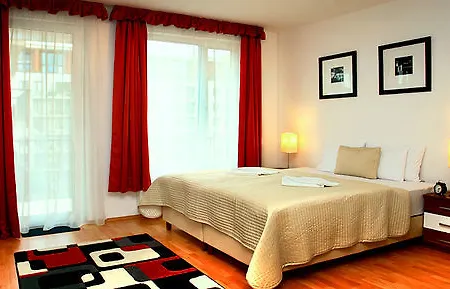 Ξενοδοχείο με διαμερίσματα Corvin Lux 4*